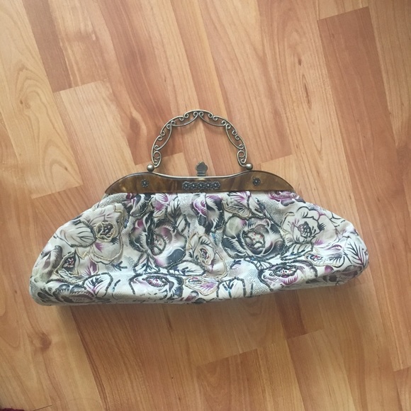 Vintage Beaded Handbag with Metal Handle & Chain - Picture 5 of 16